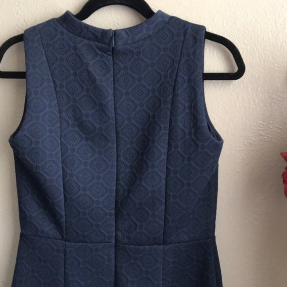 NWT LOFT Zipper Textured Dress Size 4 NAVY - Picture 5 of 7